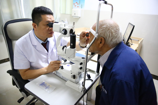 郑州市2018免费白内障复明手术项目启动我院眼科免费治疗