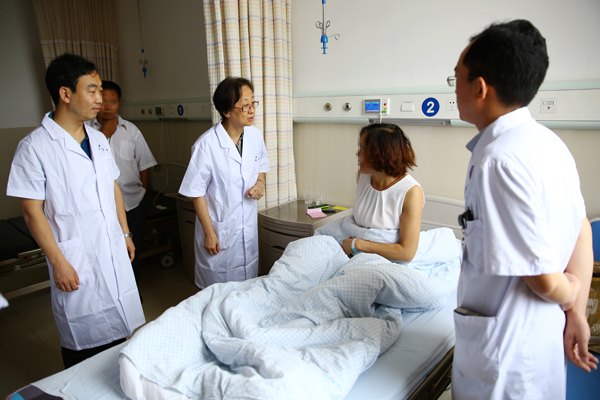 我院北京专家日活动如期举行知名肝病专家定期坐诊