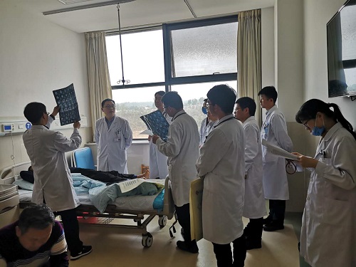 我院神经内科邀请郑州市中心医院主任进行教学查房指导